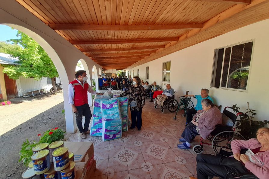 Hogar de Ancianos de Colbún recibió importante apoyo en insumos