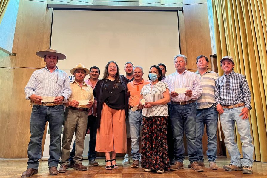 Productores de maíz de la Provincia de Linares recibieron recursos de reactivación por parte de Indap