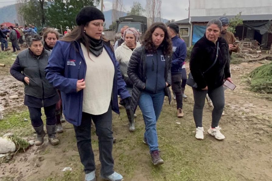 Ministra de Bienes Nacionales visitó localidades de la comuna de Linares y anunció proceso de regularización extraordinario de títulos de dominio para los afectados por la emergencia climática