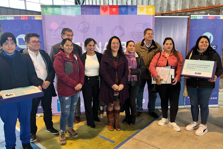 JUNAEB entrega Beca TIC  a 379 estudiantes de la comuna de Parral