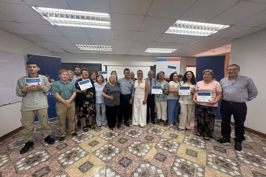 Delegada Presidencial Aly Valderrama encabezó entrega de recursos del Fondo Social Presidente de la República en Retiro y Parral