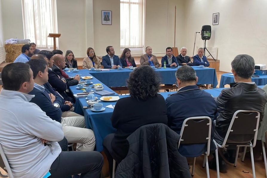 Autoridades coordinan acciones para reforzar vacunación contra la influenza en la Provincia de Linares