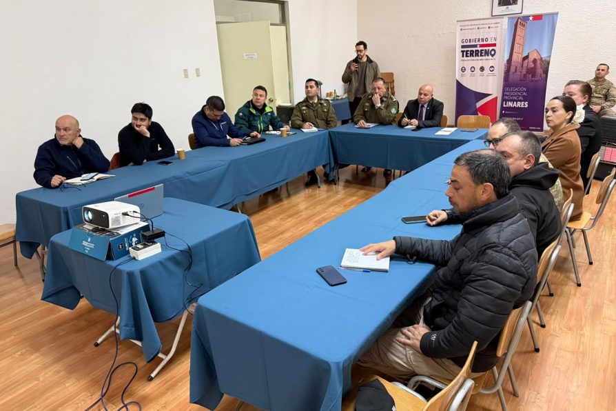 Autoridades coordinan acciones preventivas ante sistema frontal en la provincia de Linares
