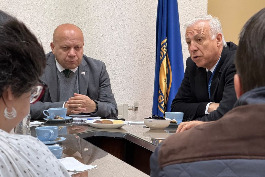 Delegación de Linares refuerza coordinación provincial en salud con Mesa de Prevención del VIH